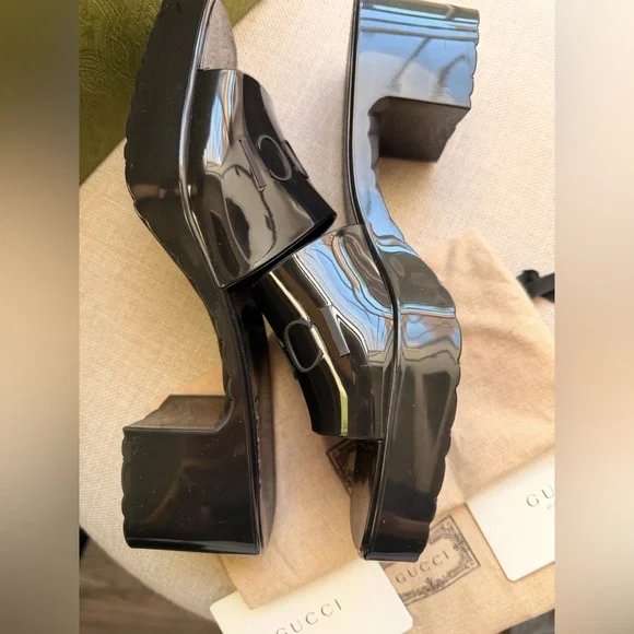 GUCCI Black Slip On Rubber Sandal Short Stack Heel EU 39
